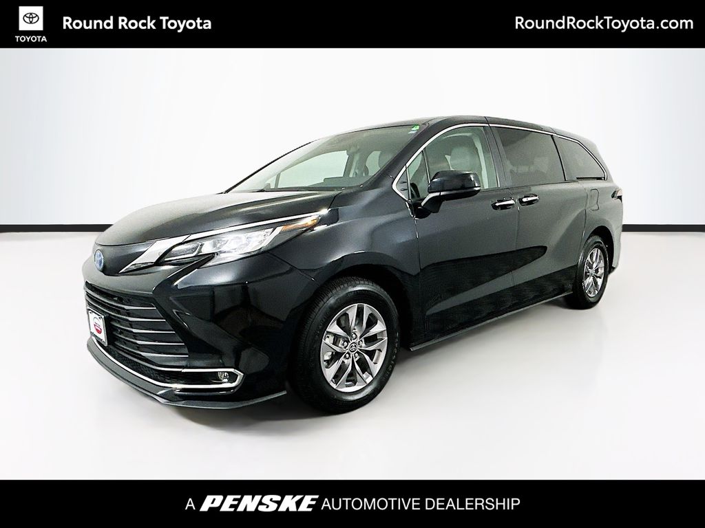 2022 Toyota Sienna XLE -
                Round Rock, TX