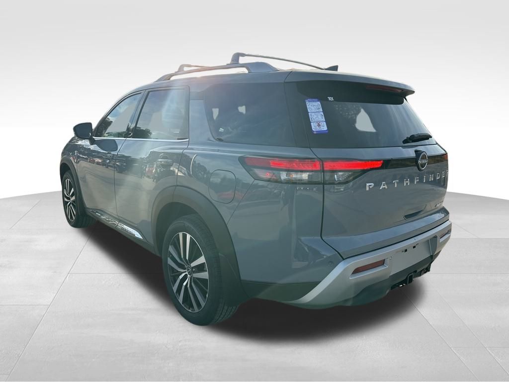 2025 Boulder Gray Pearl Nissan Pathfinder Platinum FWD SUV