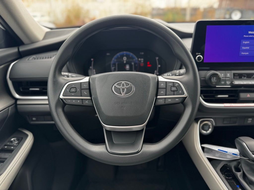 2025 Toyota Grand Highlander LE AWD photo 25