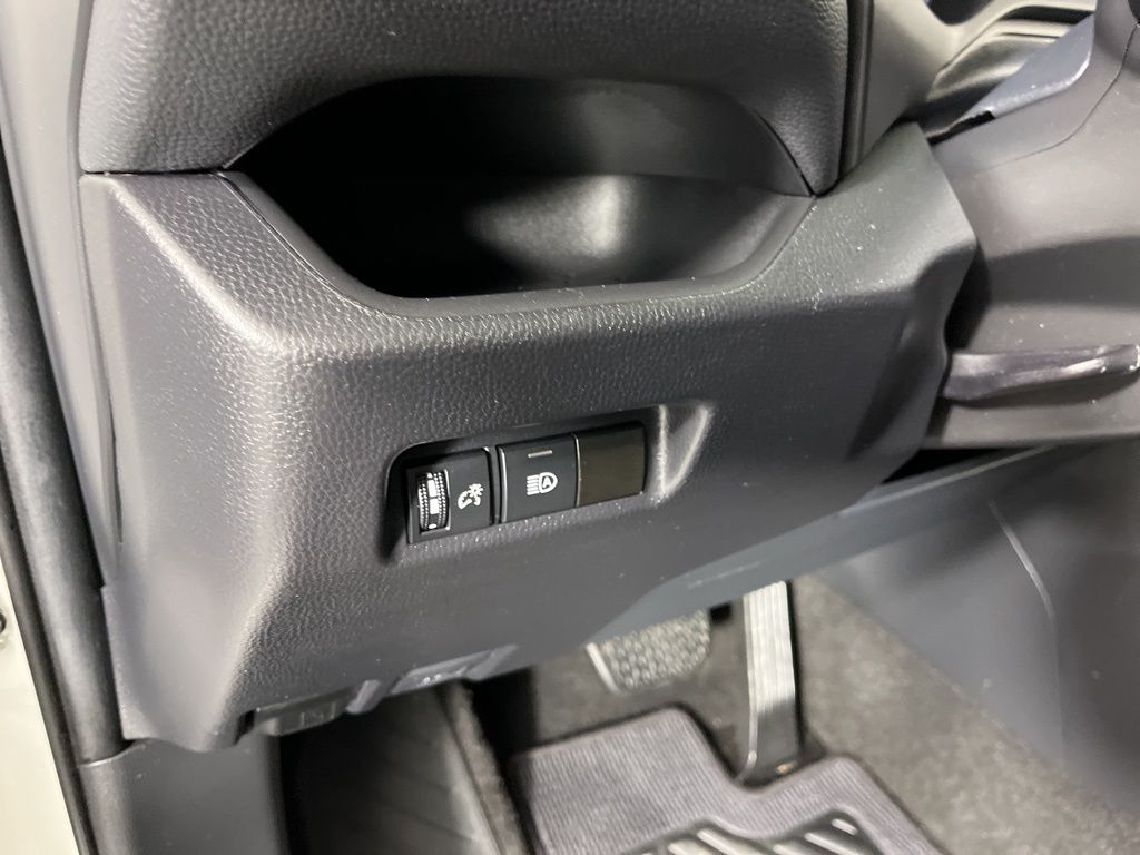 Thumbnail: 2021 Toyota RAV4 - 27