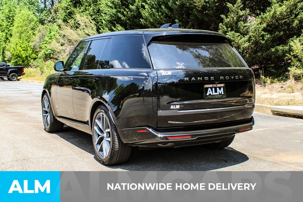 Used 2025 Black Land Rover SE image 5