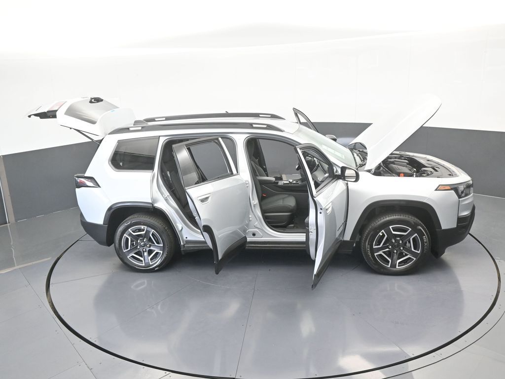 New 2026 silver zynith clearcoat Jeep Laredo image 66