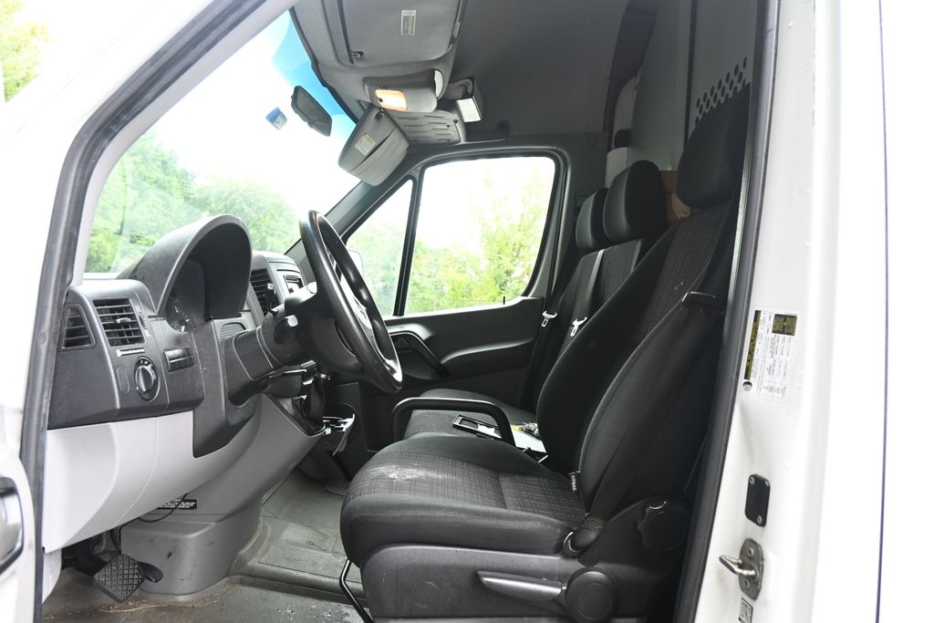 Thumbnail: 2016 Mercedes-Benz Sprinter - 3