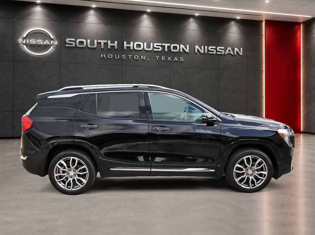 2024 GMC Terrain Denali - 4