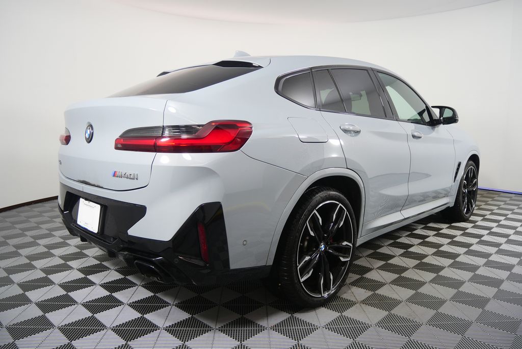 Thumbnail: 2023 BMW X4 - 3