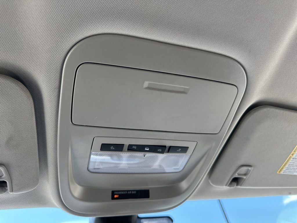 2022 Summit White Chevrolet Colorado LT RWD