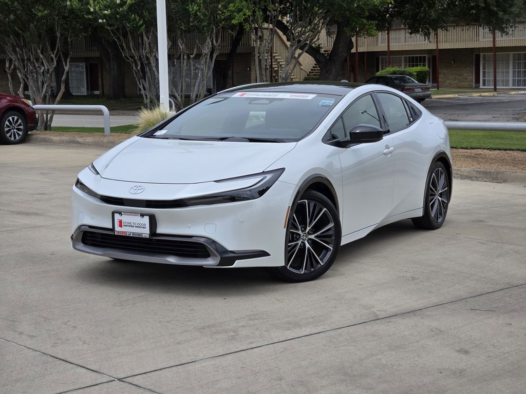 White (Wind Chill Pearl) 2024 Toyota Prius XLE FWD Hatchback Front-Wheel Drive Continuously Variable Transmission
