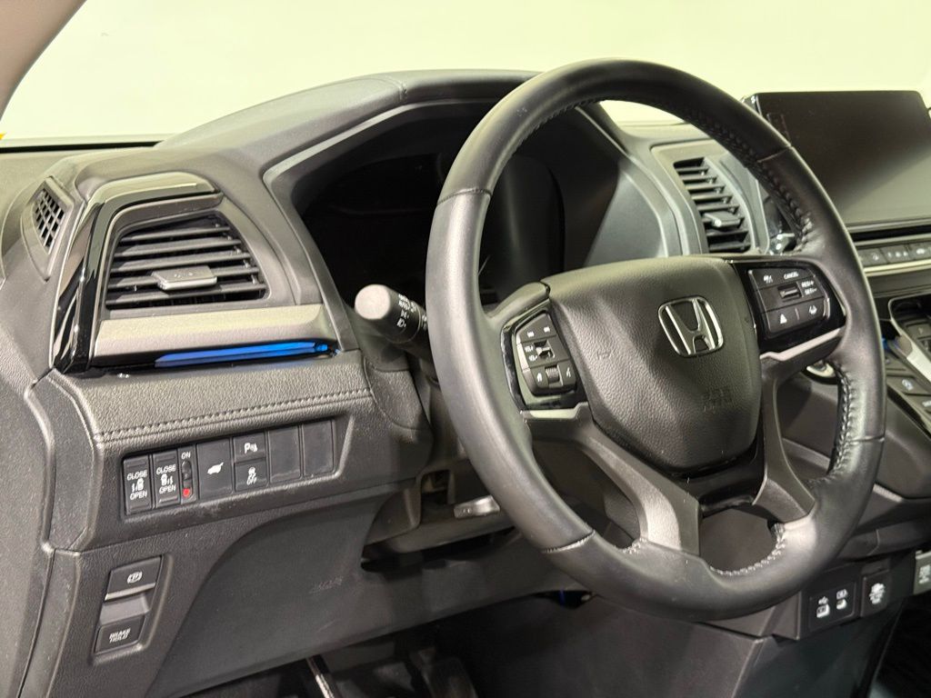 Thumbnail: 2025 Honda Odyssey - 17