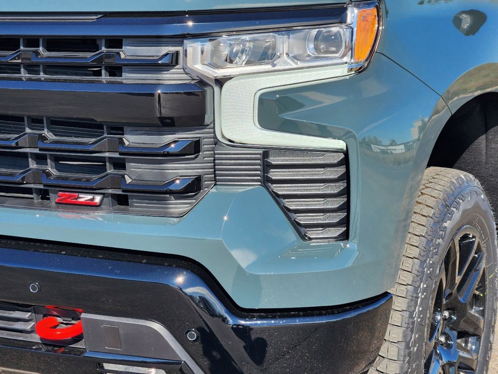 2025 Chevrolet Silverado 1500 LT Trail Boss 5