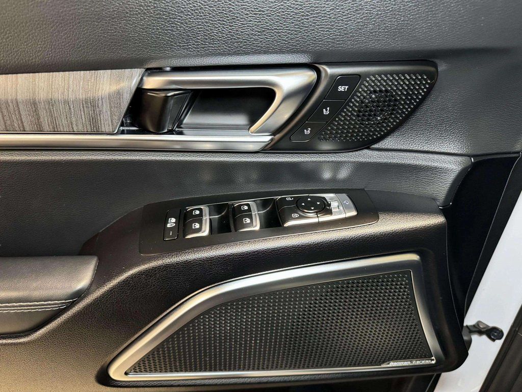 Used 2024 Glacial White Pearl Kia SX-Prestige image 8