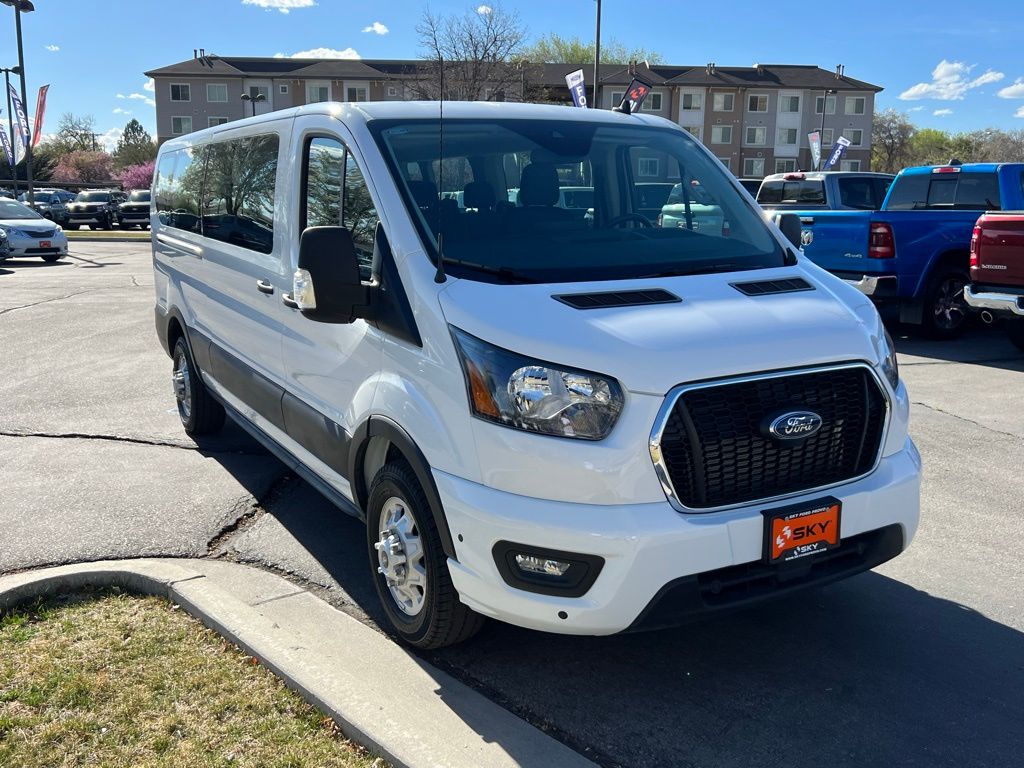 View vehicle photo 6