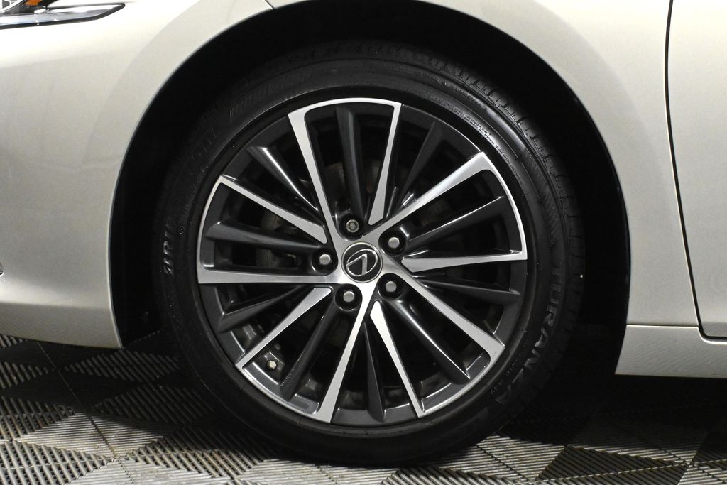Thumbnail: 2023 Lexus ES - 12