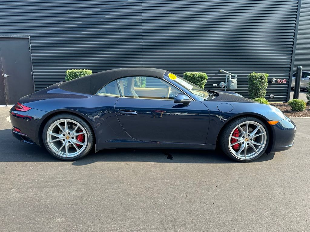 2017 Porsche 911 Carrera S 2