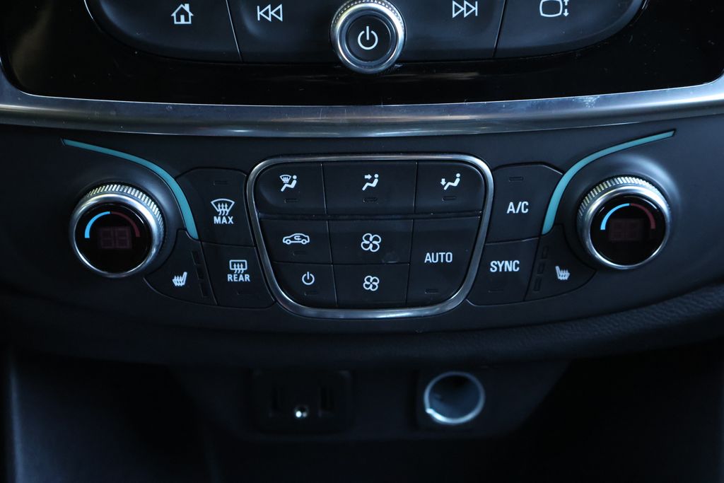 Thumbnail: 2023 Chevrolet Traverse - 20