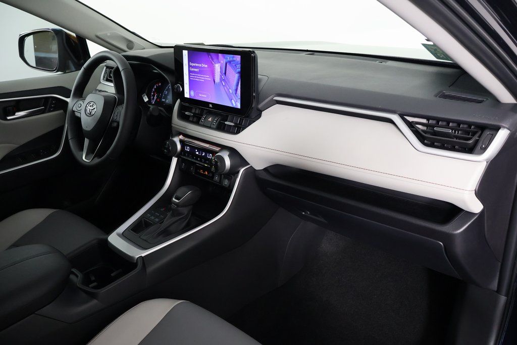 Thumbnail: 2025 Toyota RAV4 - 9