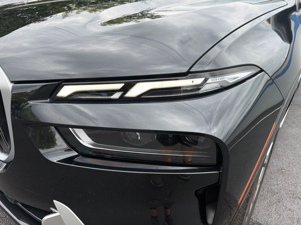 Thumbnail: 2026 BMW X7 - 10