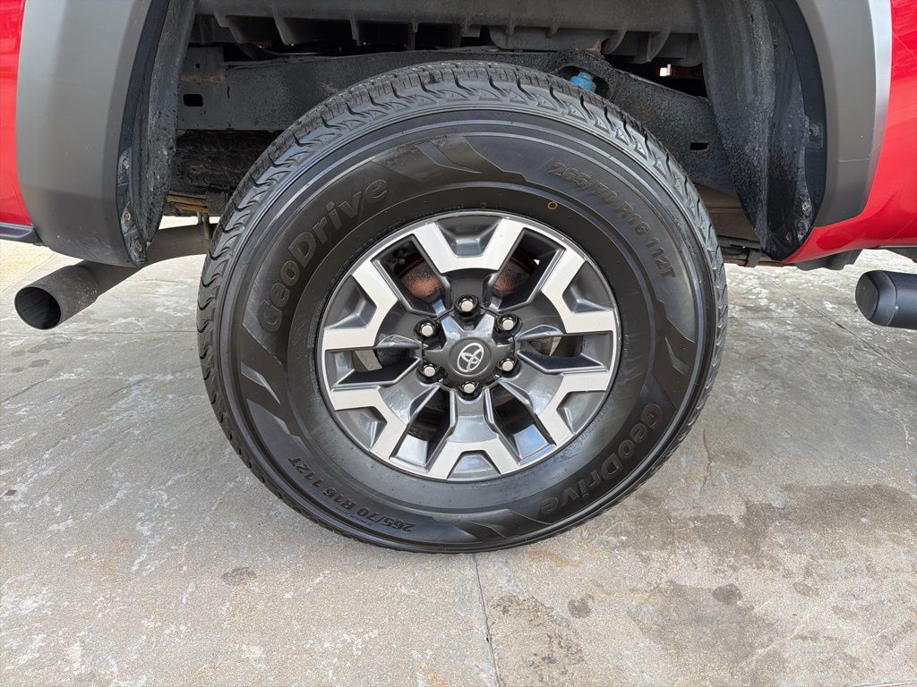 Thumbnail: 2022 Toyota Tacoma - 11