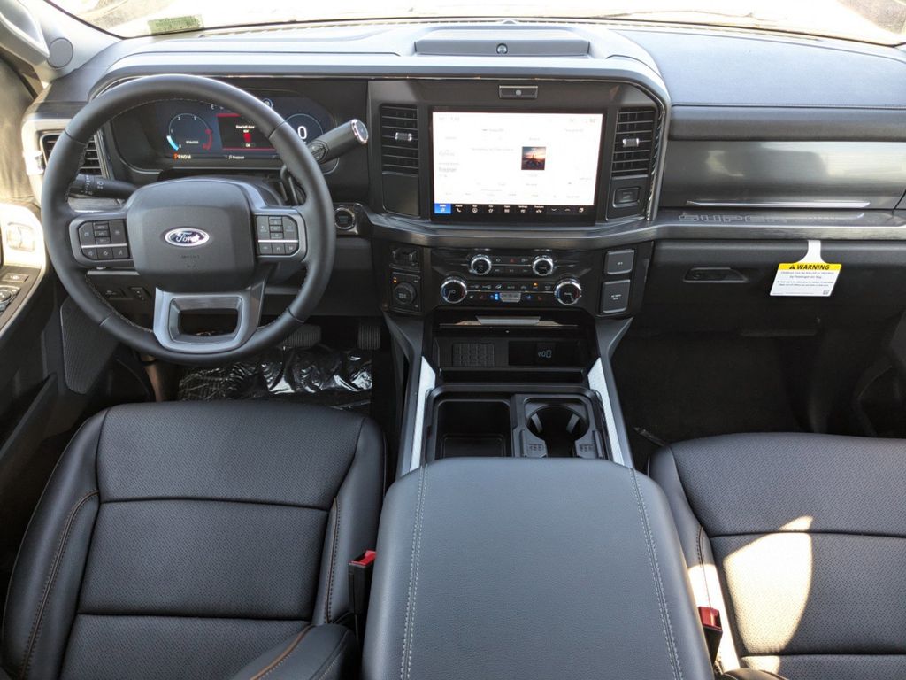 2025 Ford F-550 Chassis LARIAT