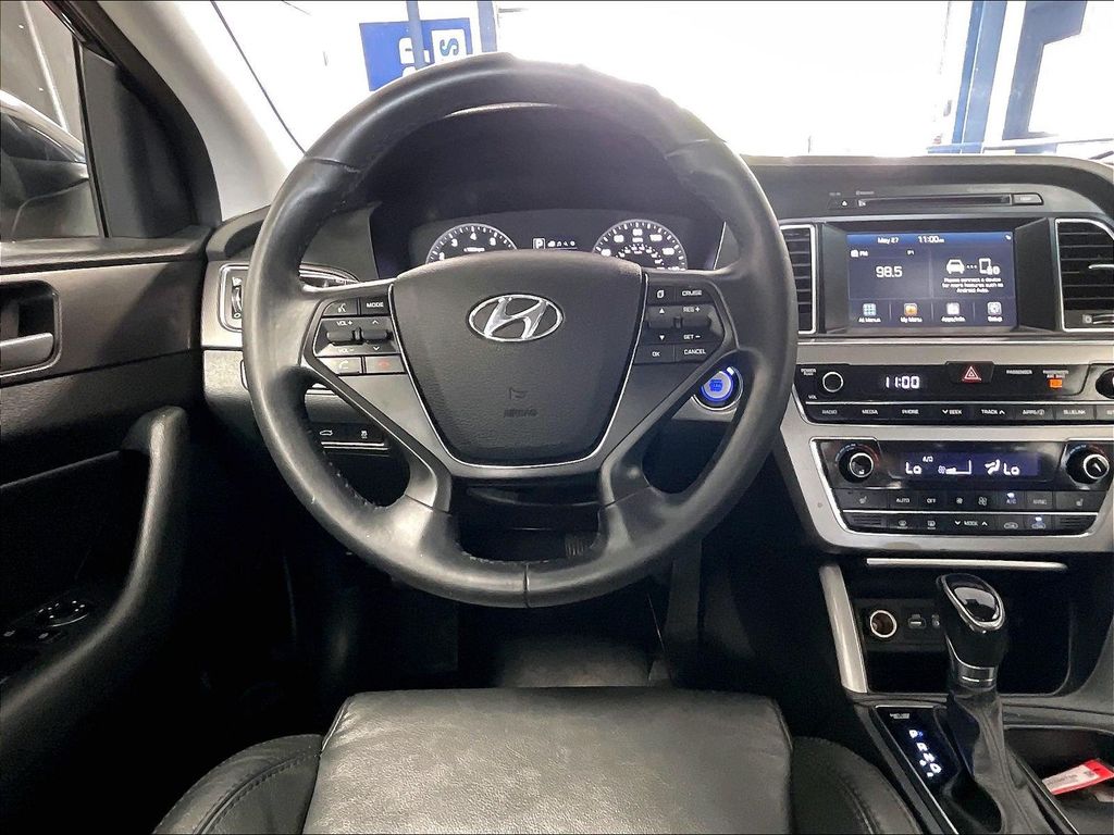 2016 Hyundai Sonata — photo 17