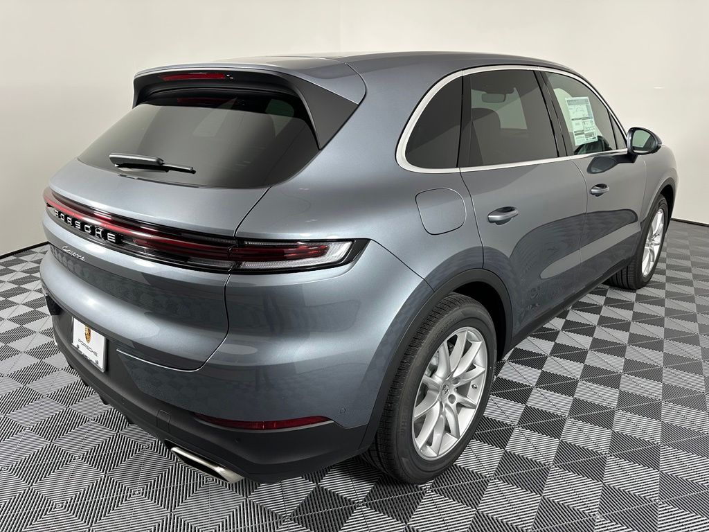 Thumbnail: 2026 Porsche Cayenne - 10