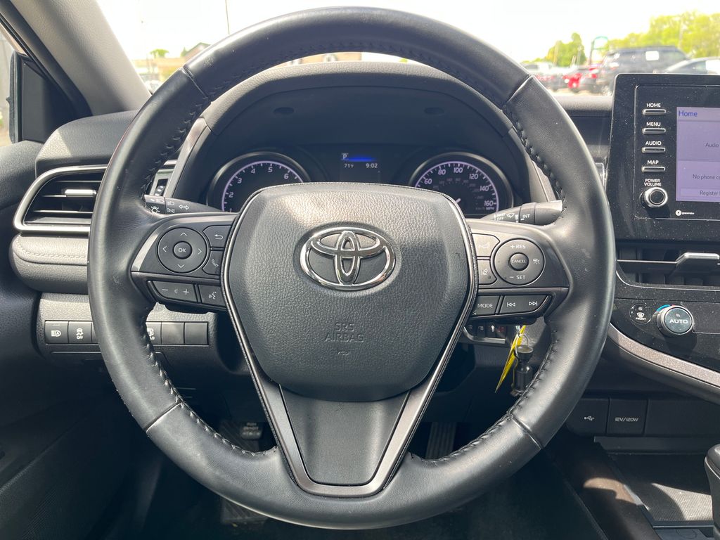 2022 Toyota Camry SE photo