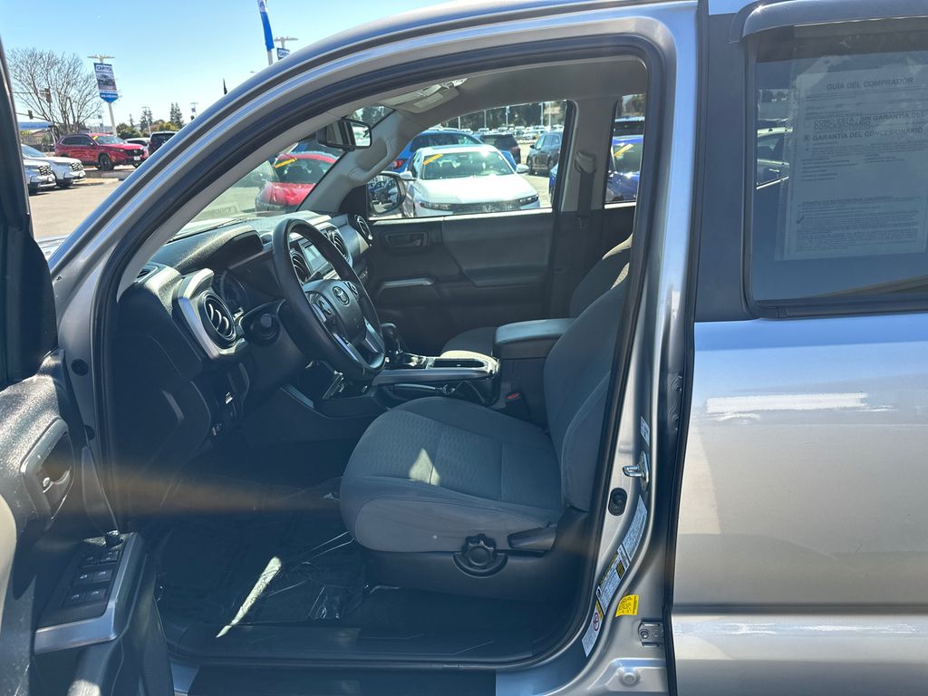 2019 Toyota Tacoma SR5 11