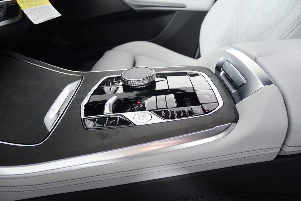 Thumbnail: 2026 BMW X5 - 21