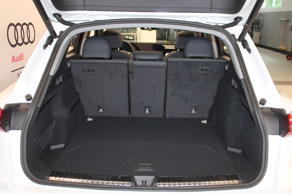 Thumbnail: 2026 Audi Q5 - 32