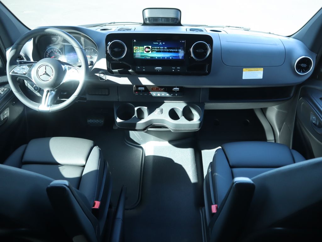 Thumbnail: 2026 Mercedes-Benz Sprinter - 14