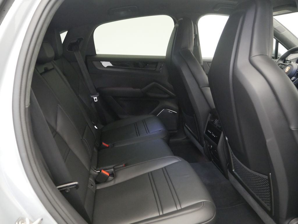 Thumbnail: 2026 Porsche  - 31