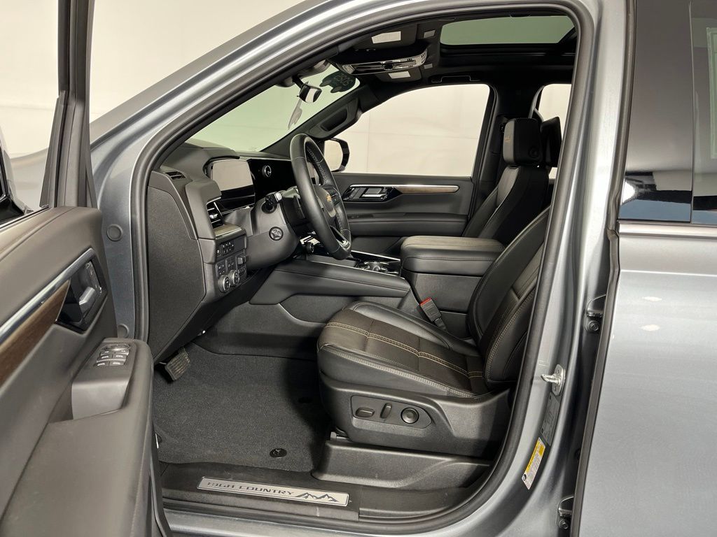 Thumbnail: 2025 Chevrolet Tahoe - 26
