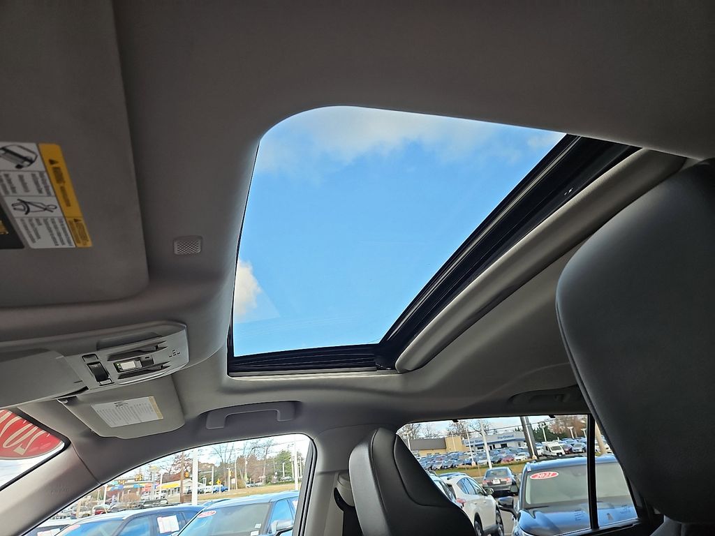 Thumbnail: 2020 Toyota Highlander - 14