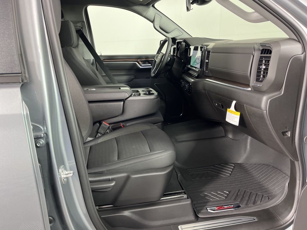 Thumbnail: 2026 Chevrolet Silverado 1500 - 9