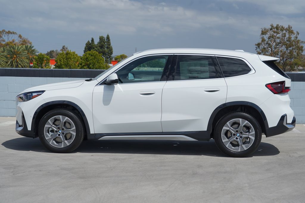 Thumbnail: 2027 BMW X1 - 4