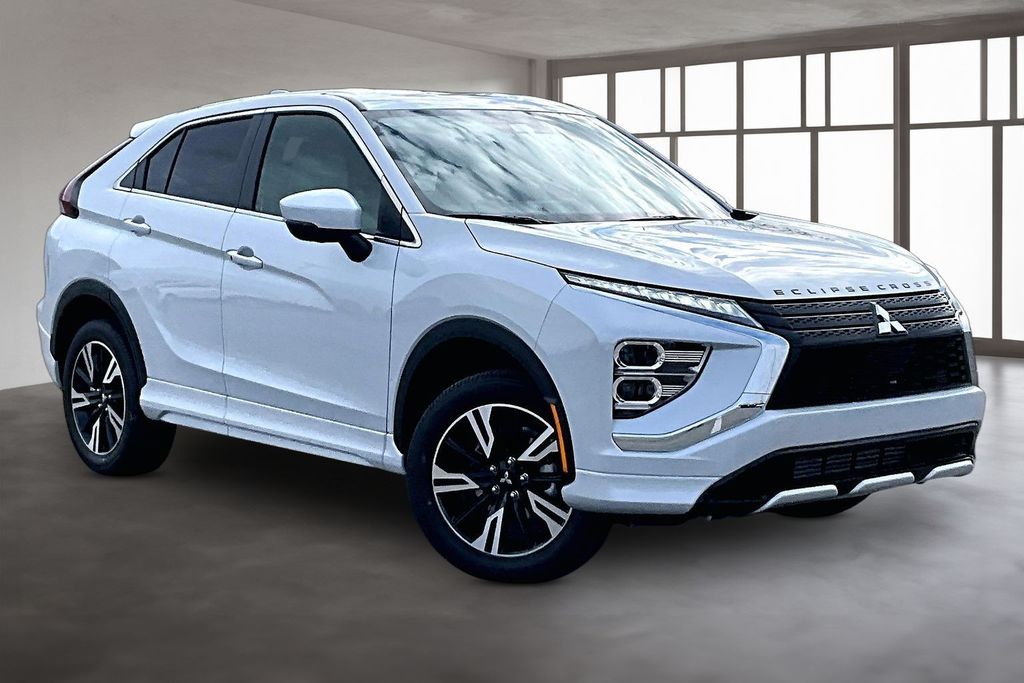 New 2026 White Mitsubishi SEL image 3
