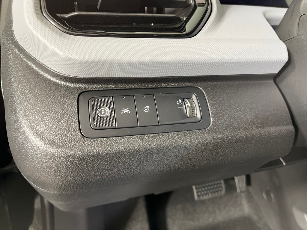 Thumbnail: 2027 Chevrolet Bolt EV - 28