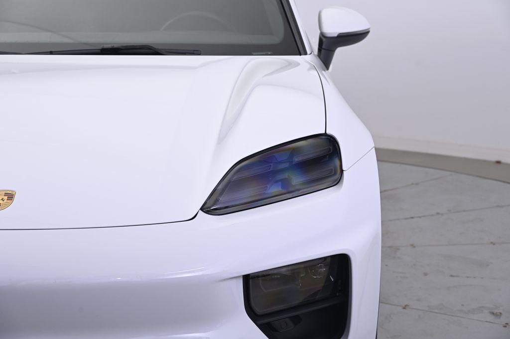 Thumbnail: 2024 Porsche Macan - 12