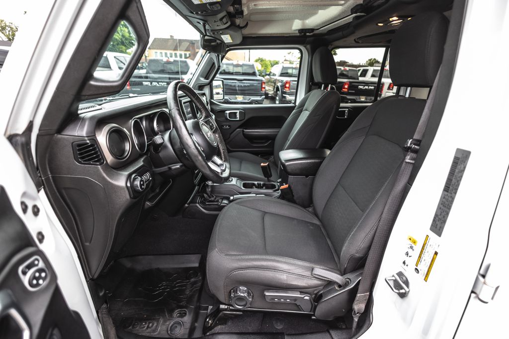 2020 Jeep Gladiator Sport thumbnail 20