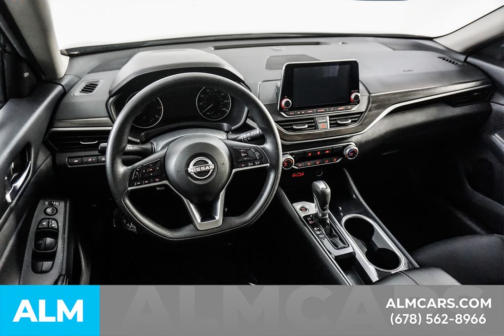 Used 2024 Gray Nissan 2.5 SV image 23