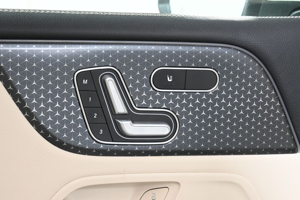 Thumbnail: 2026 Mercedes-Benz GLB - 30