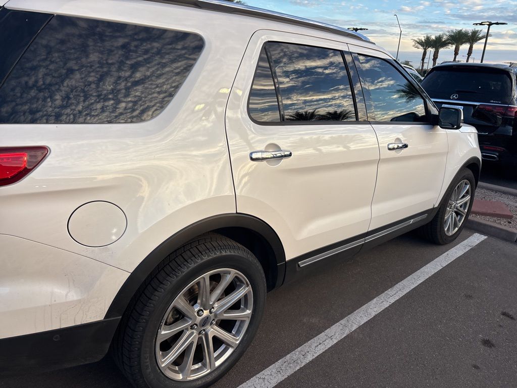 Thumbnail: 2017 Ford Explorer - 4