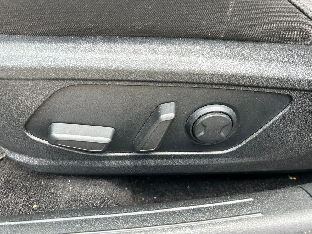 Thumbnail: 2021 Hyundai Elantra - 16
