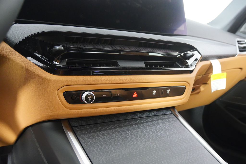 2025 BMW 3 Series 330i 19