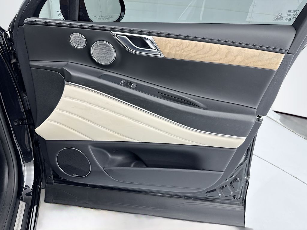 Thumbnail: 2023 Genesis GV80 - 24