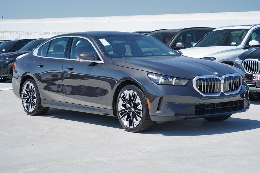 Thumbnail: 2027 BMW 5 Series - 3