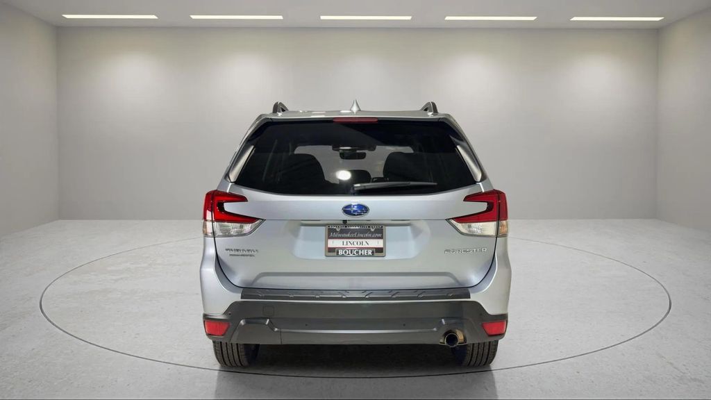 Used 2020 Ice Silver Metallic Subaru Limited image 4