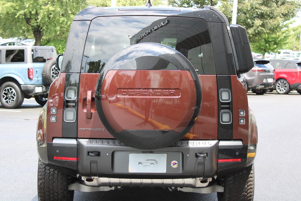 New 2026 Red Land Rover X-Dynamic SE image 7