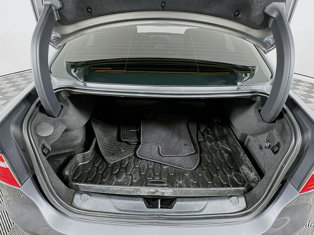 2017 Jaguar XE Prestige 26