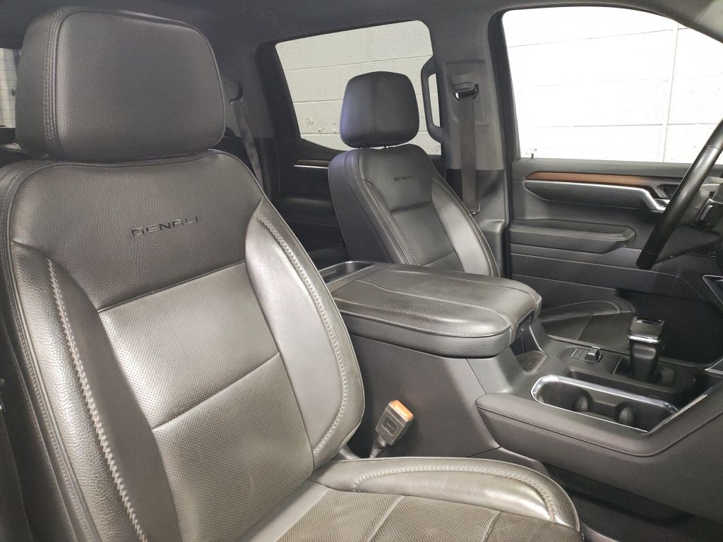 Used 2025 Black GMC Denali image 9