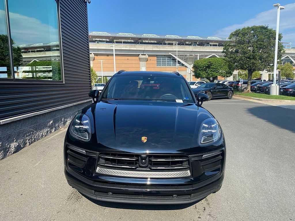 Thumbnail: 2024 Porsche Macan - 5